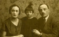 Самуил Елькин с женой и дочкой